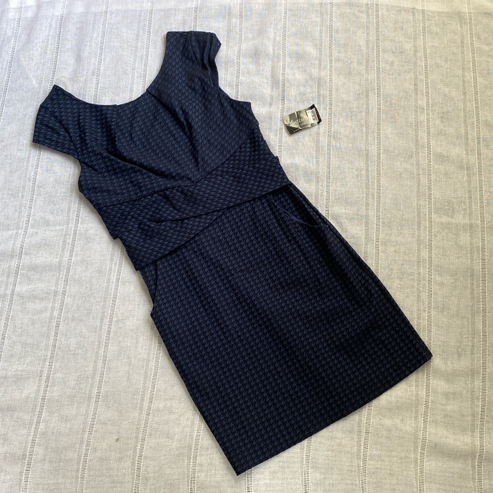 Teezeme NWT houndstooth mini dress with pockets.